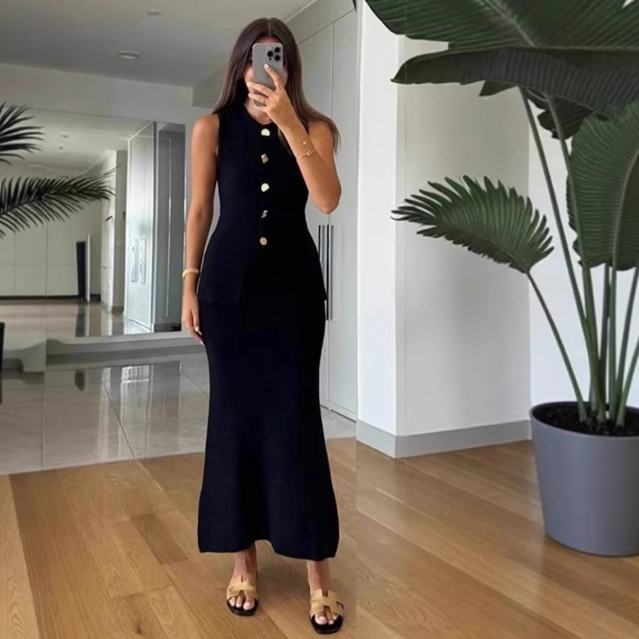 Women Formal Wear Tops - Yuvarlak Yaka Tek Göğüslü Kolsuz Vücuda