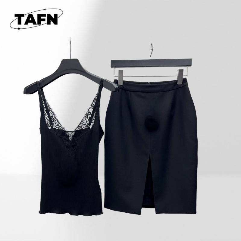 Women Formal Wear Tops - Modaya Uygun Kadın Etek ve Üst